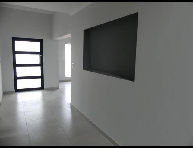 4 BEDROOM HOUSE FOR SALE IN SHELLEY POINT